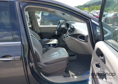 2017 Chrysler Pacifica Touring-L из США, поврежденный, VIN 2C4RC1BG9HR667777